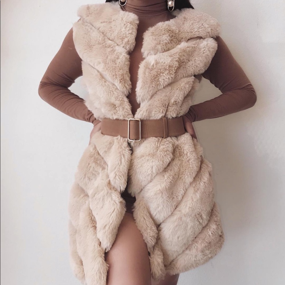 Zie Boutique Faux Fur Vest nude beige color